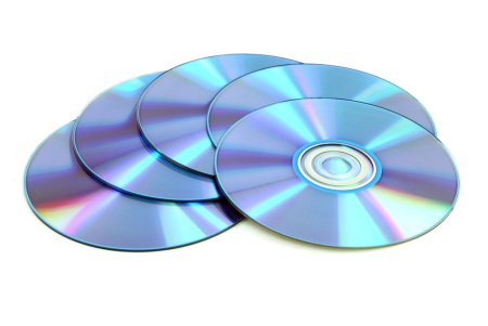 DVD диск на белом фоне
