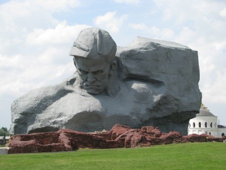 Мемориальный комплекс защитникам Брестской крепости. Брест.