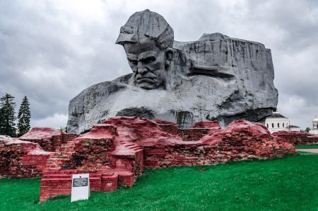 Брест мемориальный комплекс