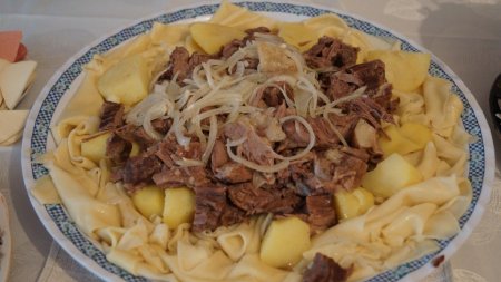 Казахская кухня бешбармак