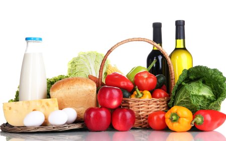 Продуктовая корзина с овощами