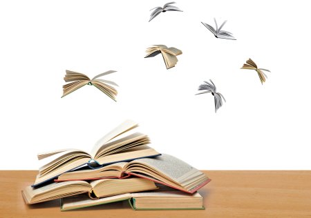 Летающие книги на прозрачном фоне