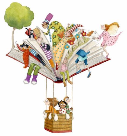 Раскрытая книга на прозрачном фоне