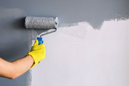 Окраска стен водоэмульсионной краской