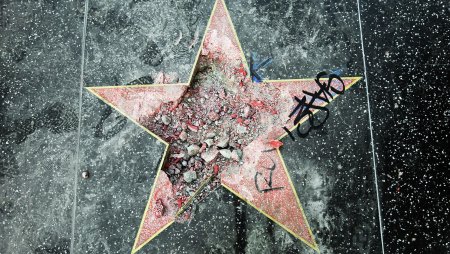 Дональд Трамп звезда на аллее славы