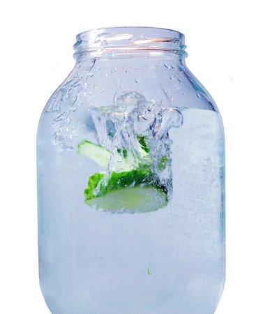 Банка с водой