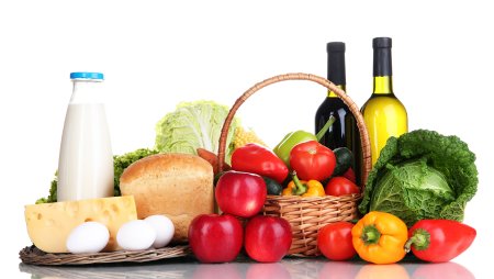 Продуктовая корзина с овощами