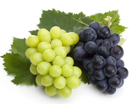 Виноград белый и черный