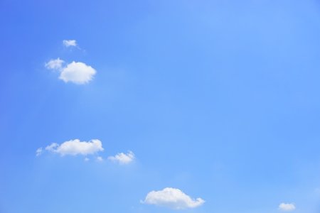 Голубое небо без облаков