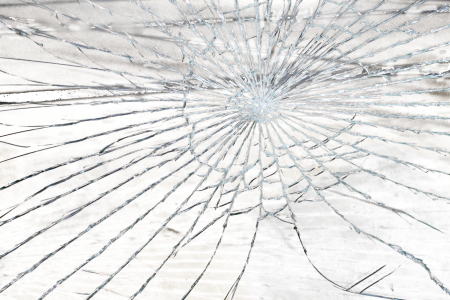 Разбитое стекло