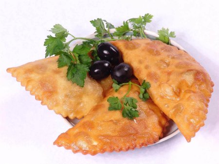 Чебуреки жареные
