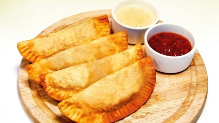 Пирожки чебуреки