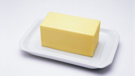 Масло сливочное на прозрачном фоне