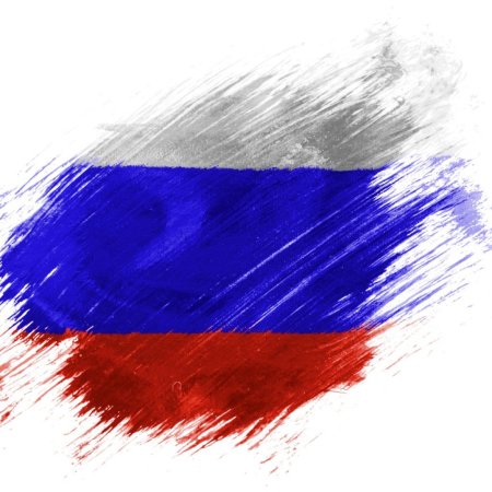 Российский Триколор красками