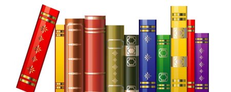Стопка книг на полке