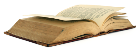 Раскрытая книга на белом фоне