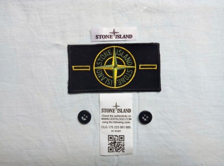 Сзади Stone Island бирки