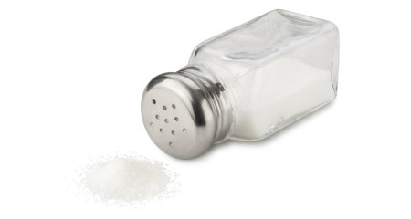 Соль на белом фоне