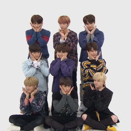 Stray Kids на белом фоне