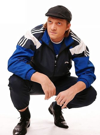 Гопник с полными карманами