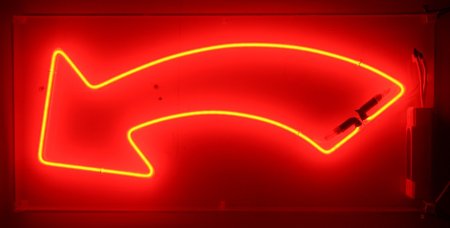 Красный неон свет