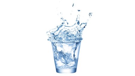 Стакан воды без фона