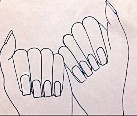 Рука с ногтями для рисования